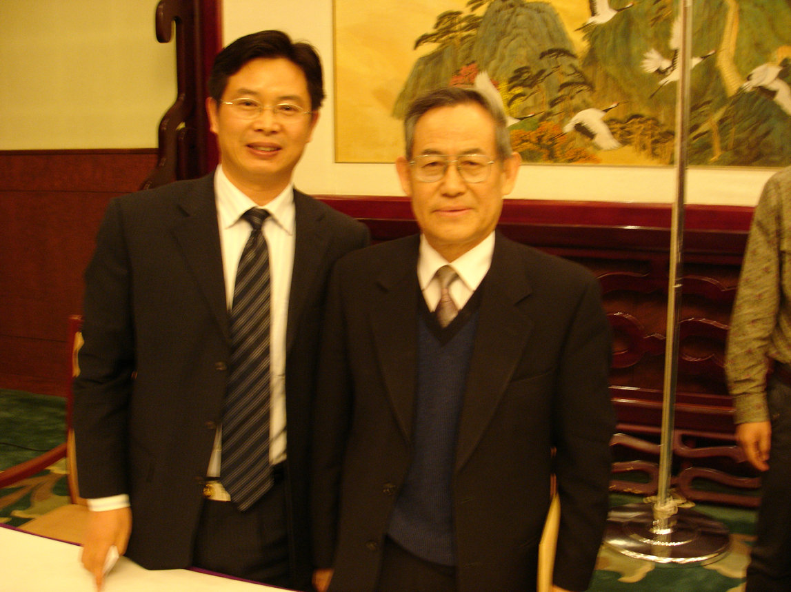 世界中醫(yī)藥學(xué)會聯(lián)合會副會長兼秘書長李振基訪問潔爾爽 
