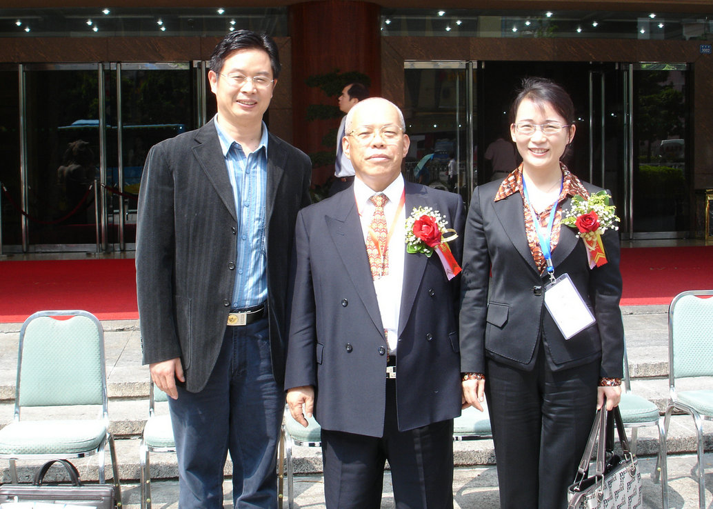 日本機(jī)能性離子協(xié)會副會長山田真裕教授與潔爾爽公司進(jìn)行學(xué)術(shù)交流（2010）