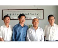 全國高科技健康產(chǎn)業(yè)工作委員會孟昭銳主任、劉存祥秘書長、全國衛(wèi)生產(chǎn)業(yè)企業(yè)管理協(xié)會抗菌產(chǎn)業(yè)分會秘書長楊尊潤到北京潔爾爽公司考